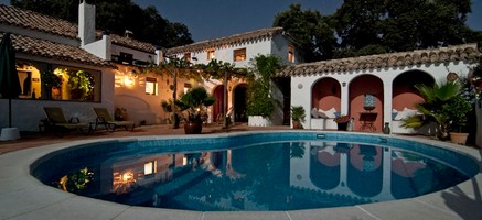 What Does a Home Insurance Policy Include?
